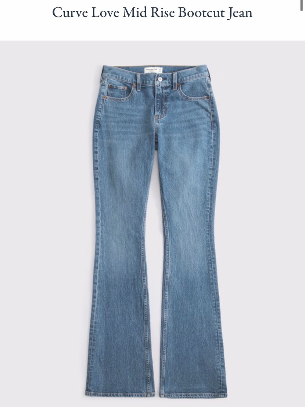 31 Abercrombie & Fitch Curve Love Mid Rise Bootcut Jean